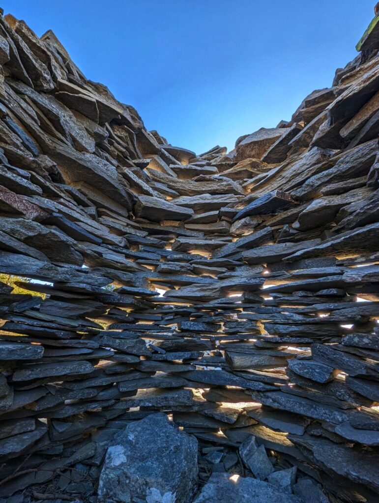 Slate mound on the Signon