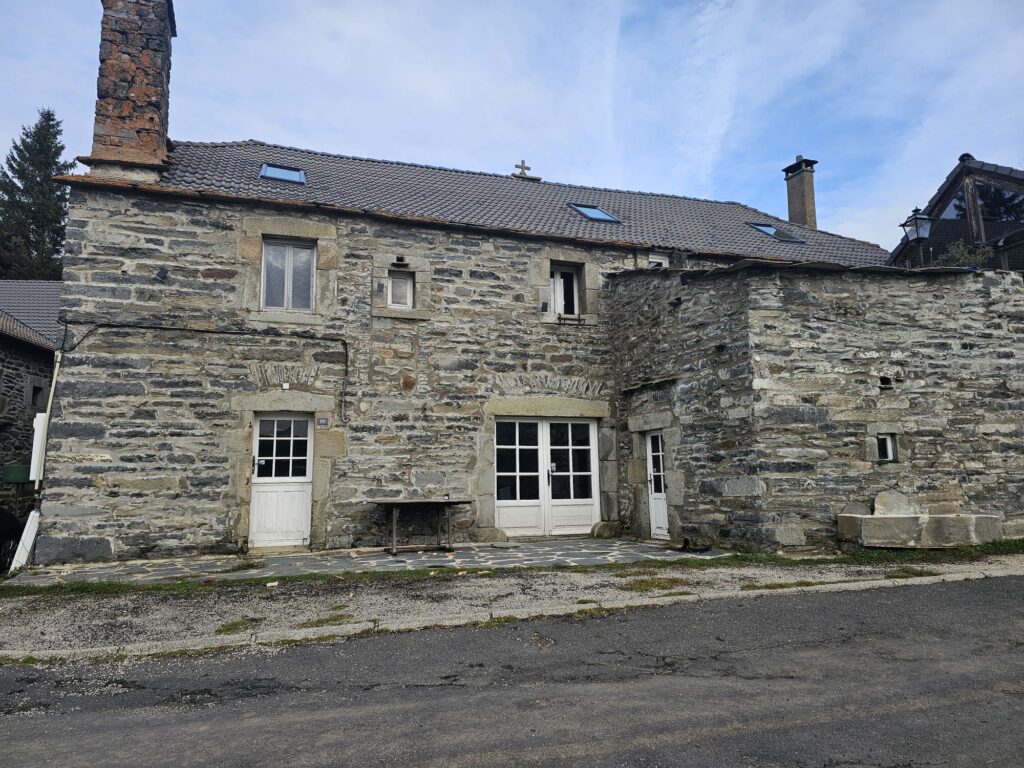 Building of the Jean le Dindon inn in Chaudeyrolles, today